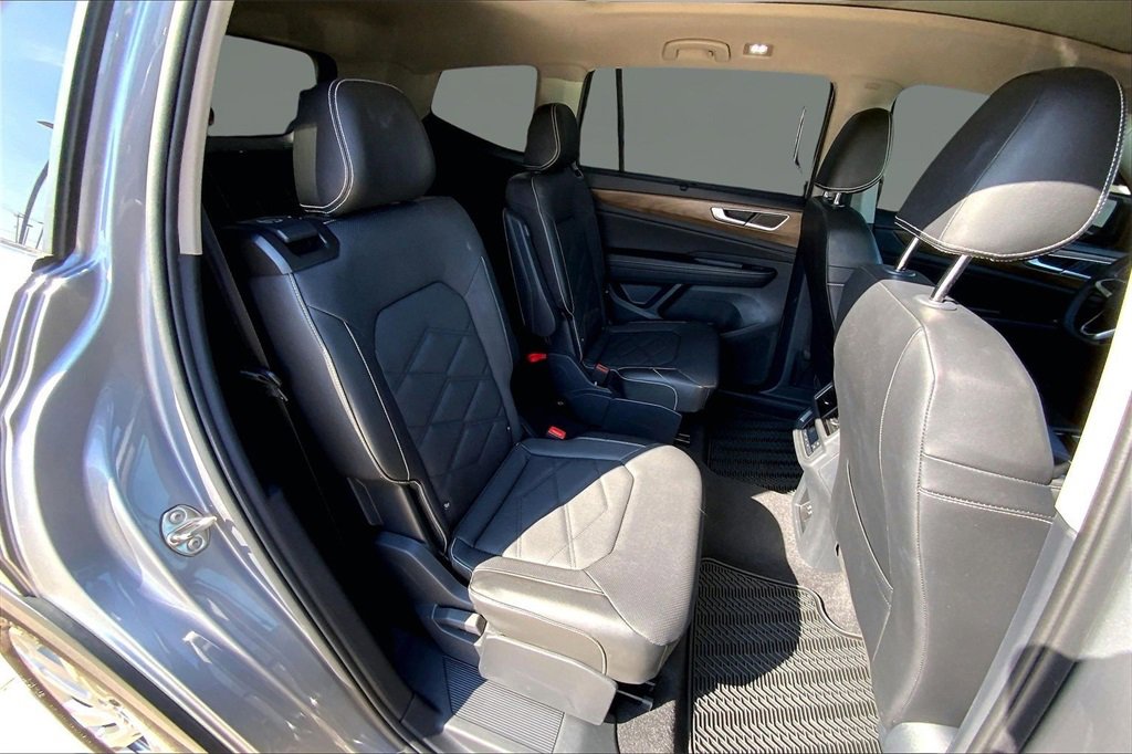 Used 2024 Volkswagen Atlas SE image 26