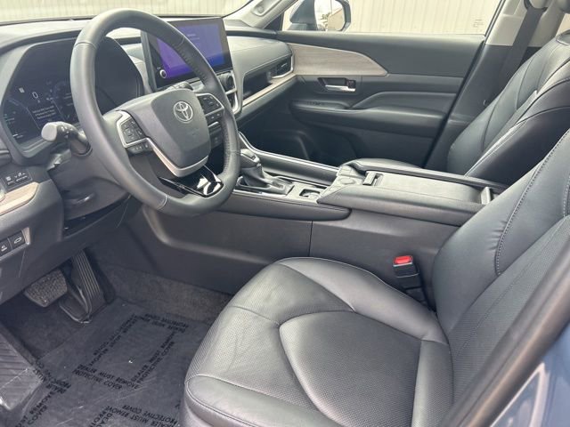 Used 2025 Toyota Grand Highlander AWD Hybrid image 27
