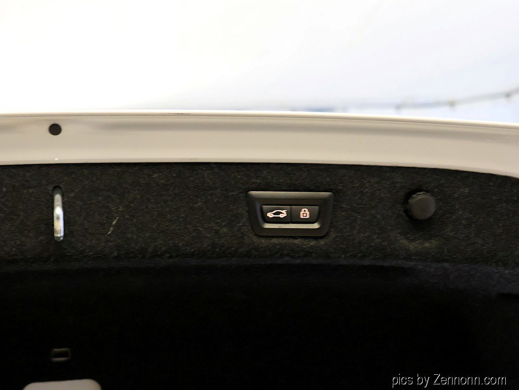 Used 2020 BMW 540i xDrive w/ Premium Package image 33