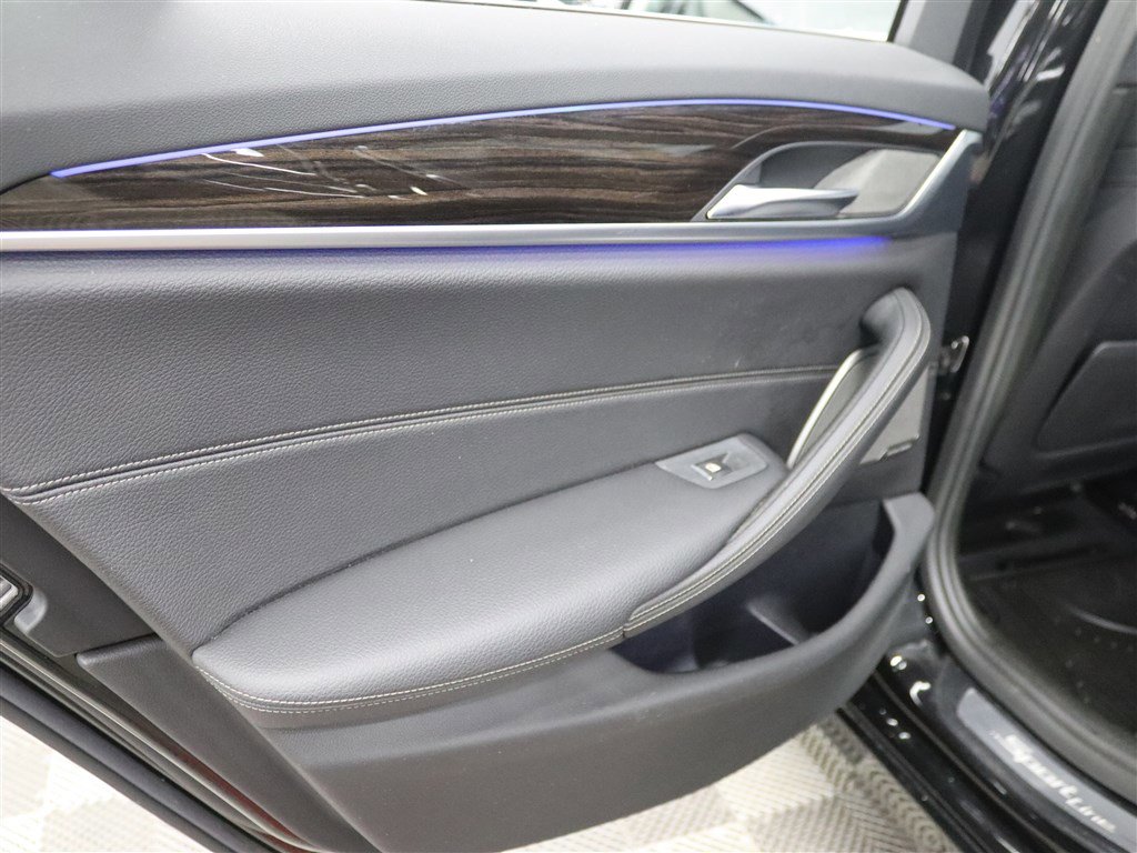 Used 2018 BMW 540i xDrive image 18