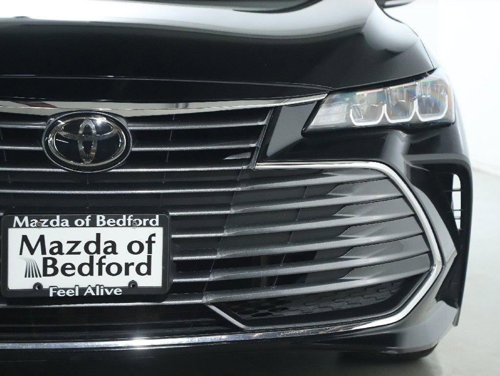 Used 2019 Toyota Avalon XLE w/ Moonroof Package image 7