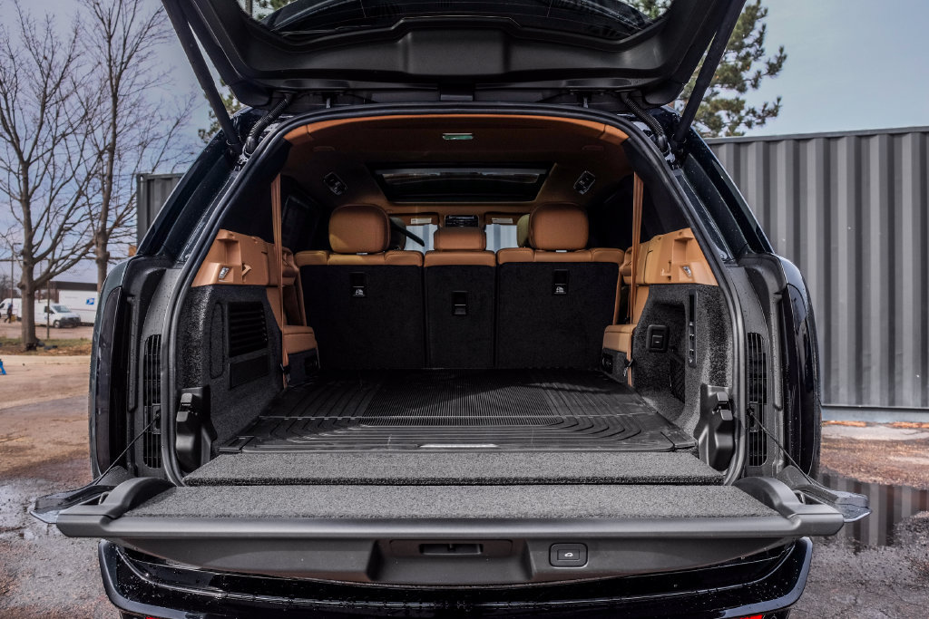 New 2026 Land Rover Range Rover Long Wheelbase SE AWD/4WD image 8