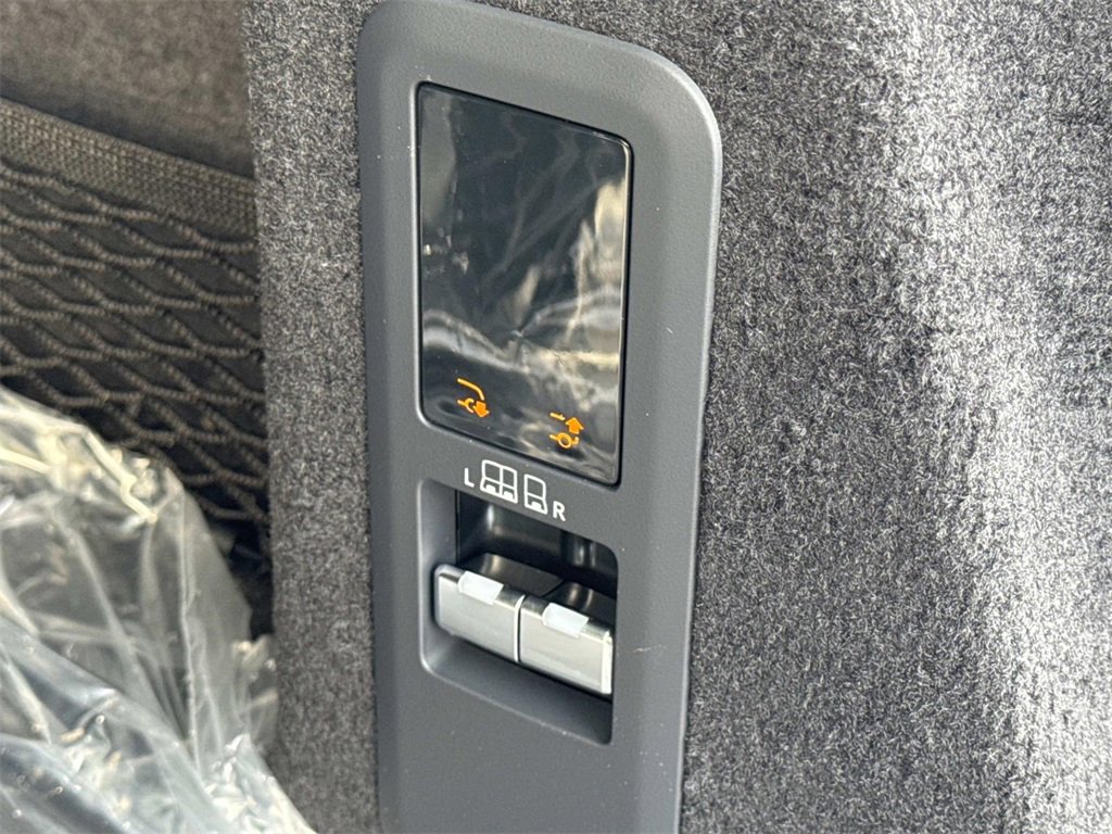 New 2025 Land Rover Range Rover Sport SE image 7