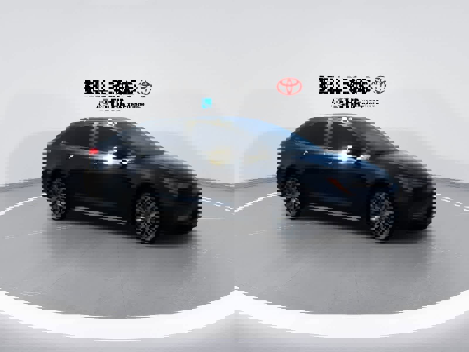 Used 2020 Toyota Corolla SE image 2