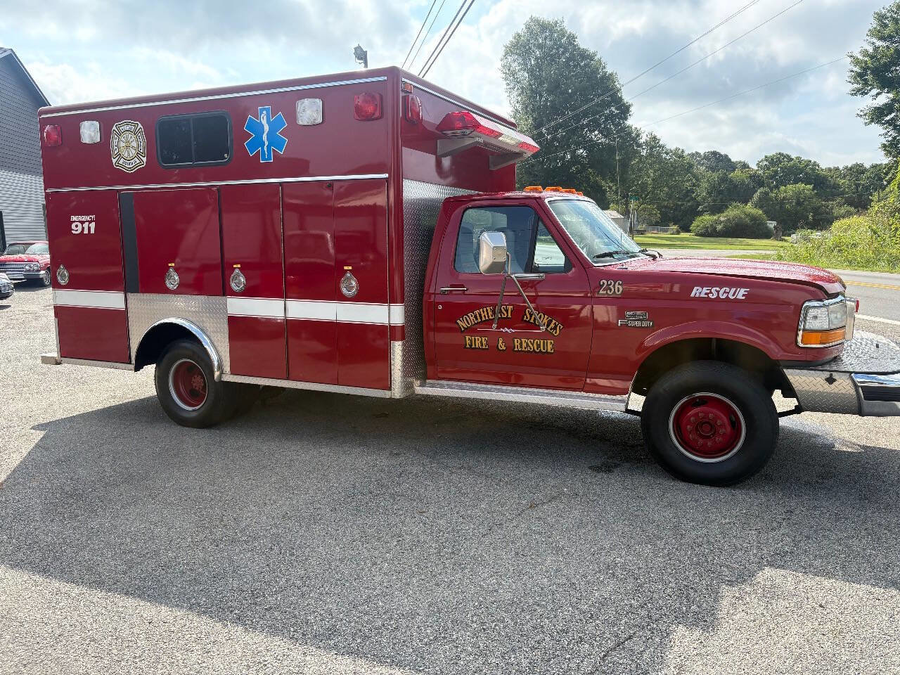 Used 1992 Ford F450 2WD Regular Cab Super Duty image 3