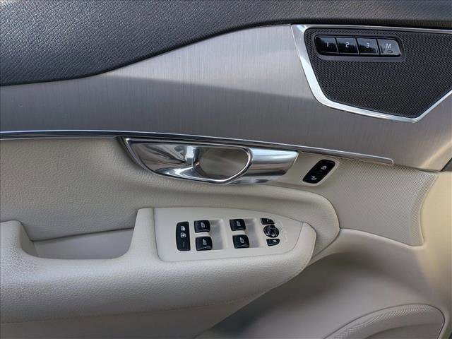 Used 2022 Volvo XC90 T5 Momentum w/ Climate Package image 15