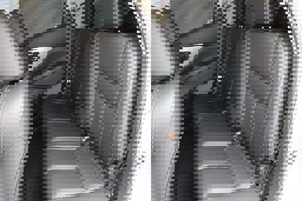 Used 2023 Nissan Murano SV w/ SV Midnight Edition Package image 12