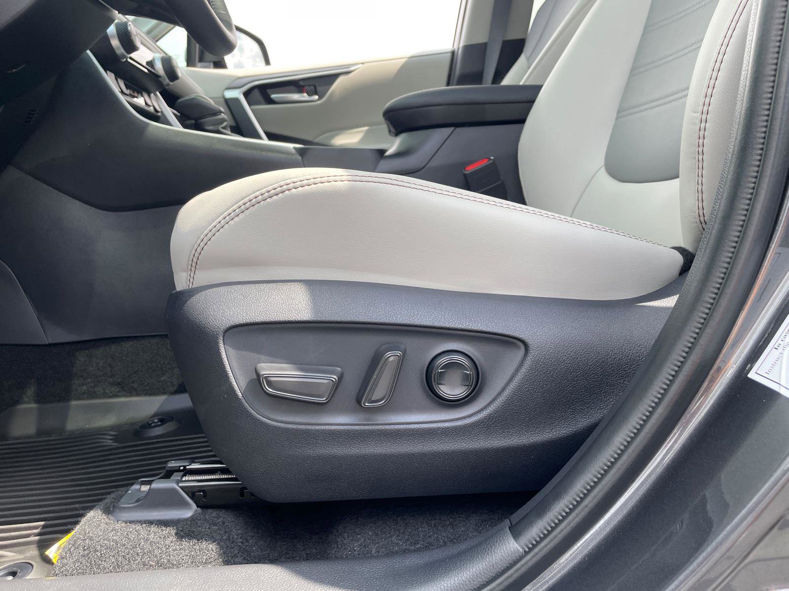 Certified 2025 Toyota RAV4 XLE Premium image 18