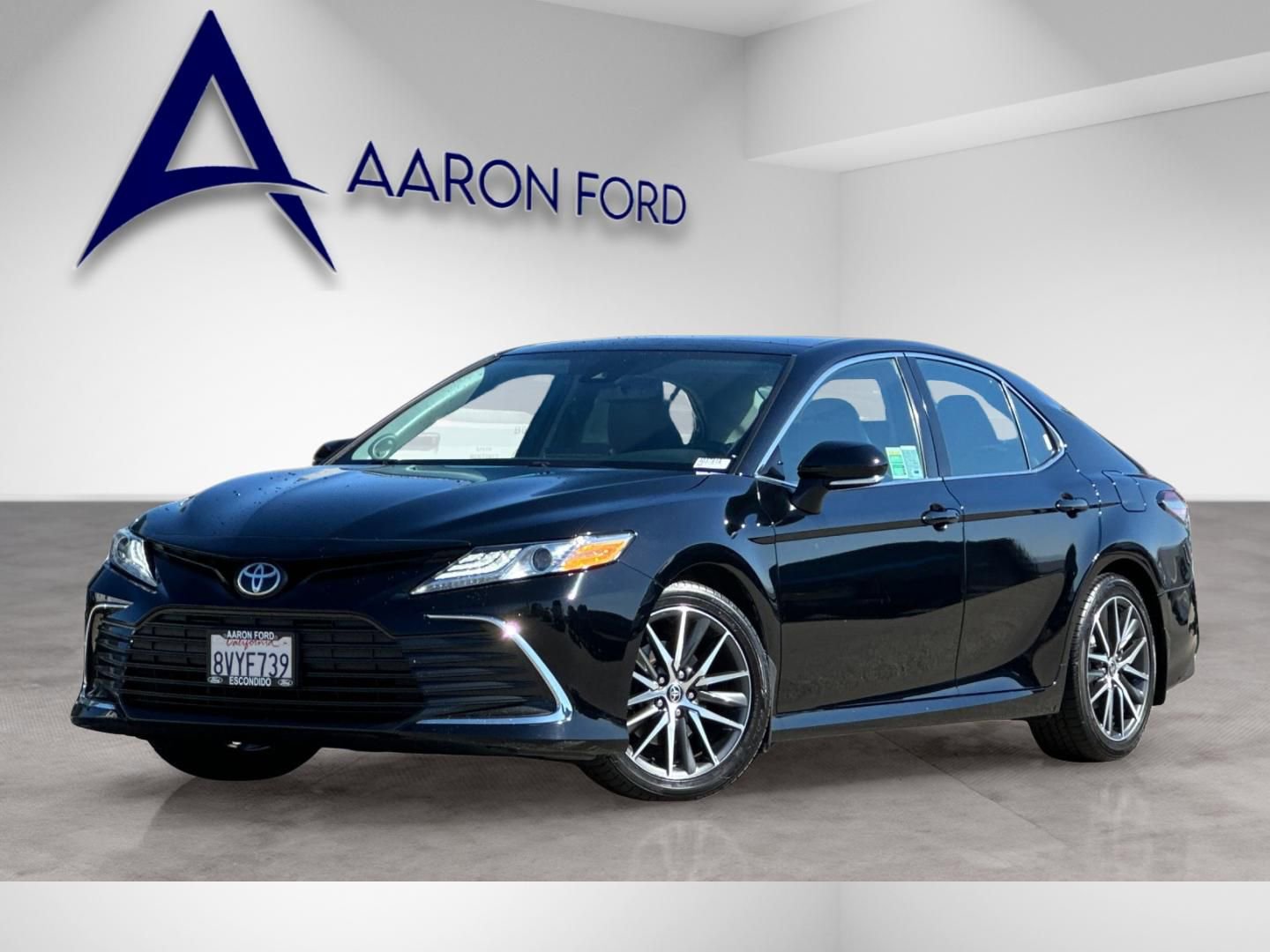 Used 2021 Toyota Camry XLE w/ Navigation Package FWD image 2