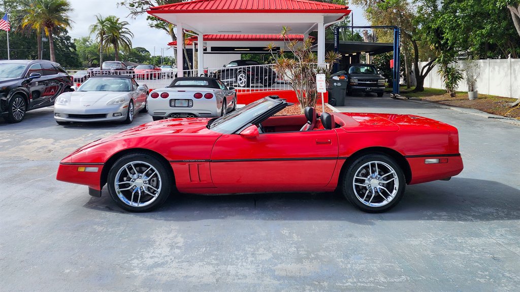 Used 1990 Chevrolet Corvette Convertible RWD image 5