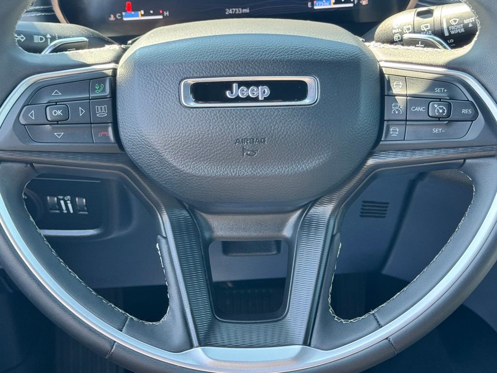 Used 2024 Jeep Grand Cherokee Laredo X image 20