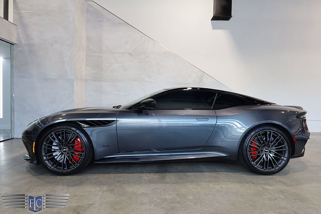 Used 2022 Aston Martin DBS Superleggera image 2