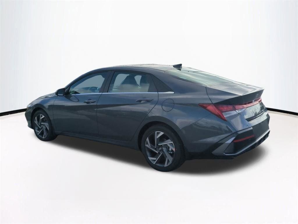 New 2026 Hyundai Elantra Limited image 7