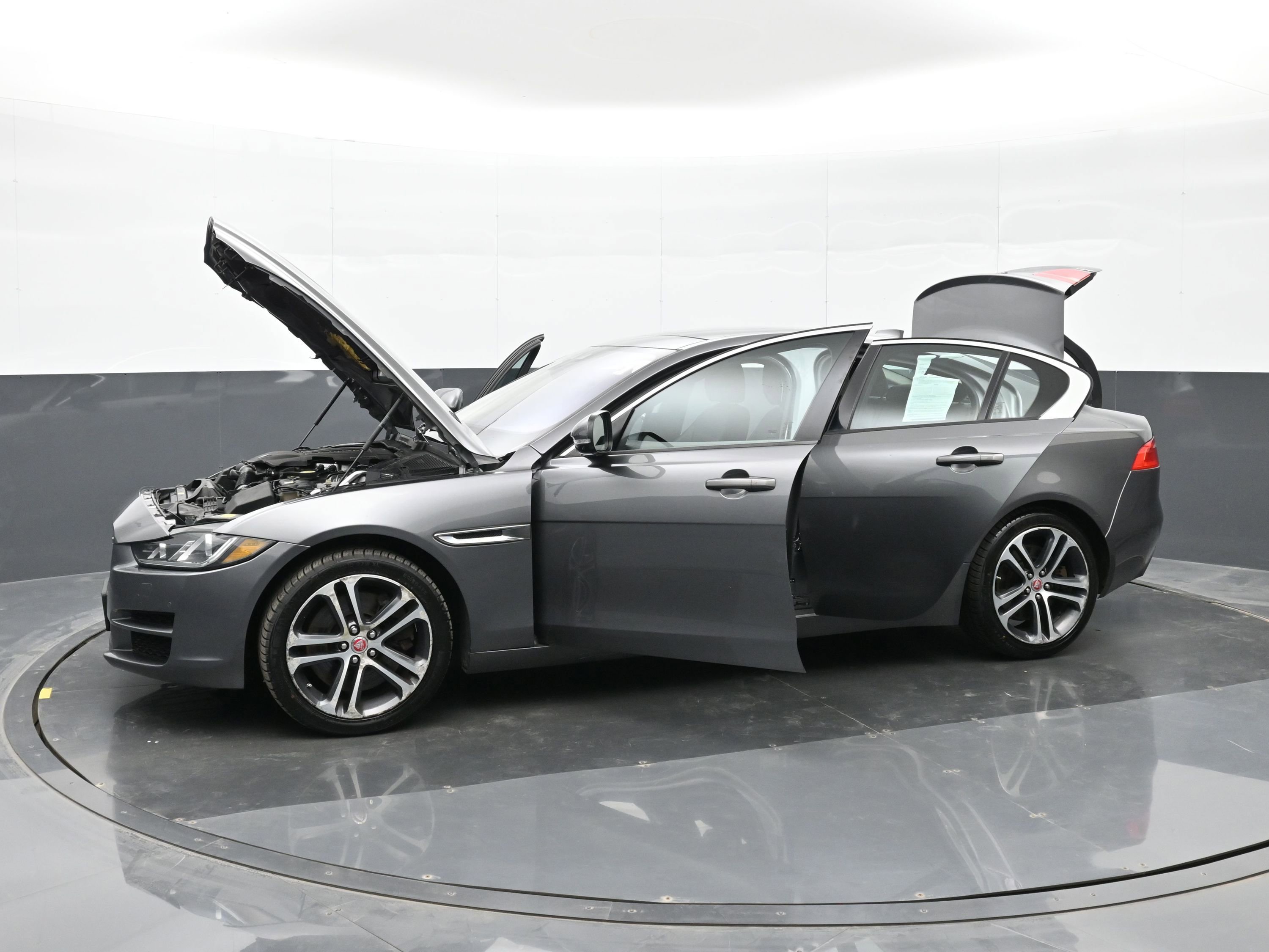 Used 2017 Jaguar XE Premium AWD/4WD image 48