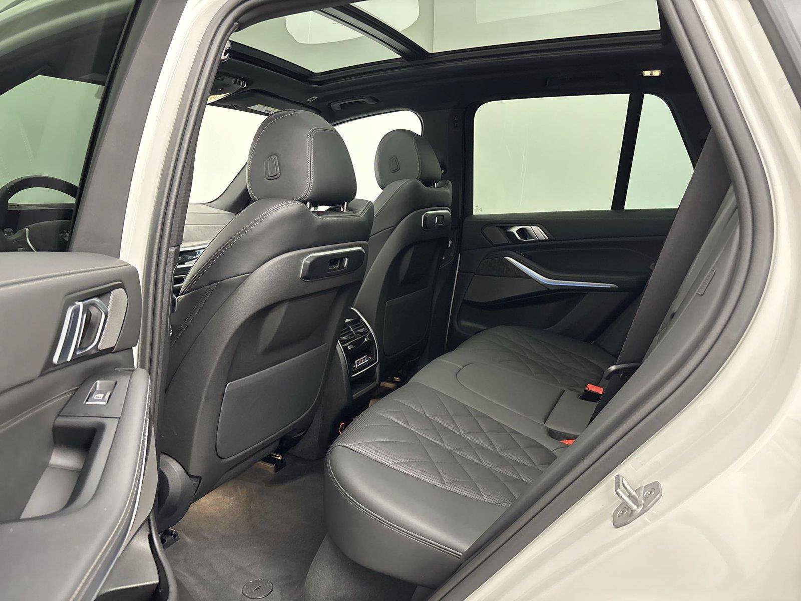 Used 2024 BMW X5 xDrive50e w/ Premium Package AWD/4WD image 29