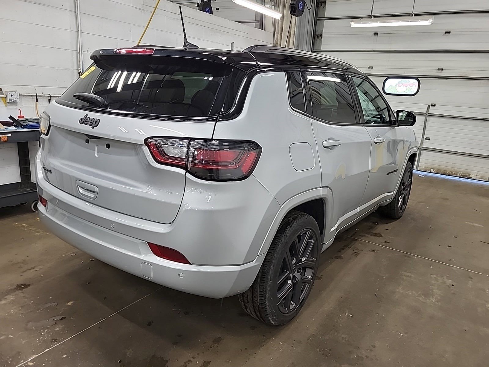 Used 2025 Jeep Compass Limited w/ High Altitude Package AWD/4WD image 6