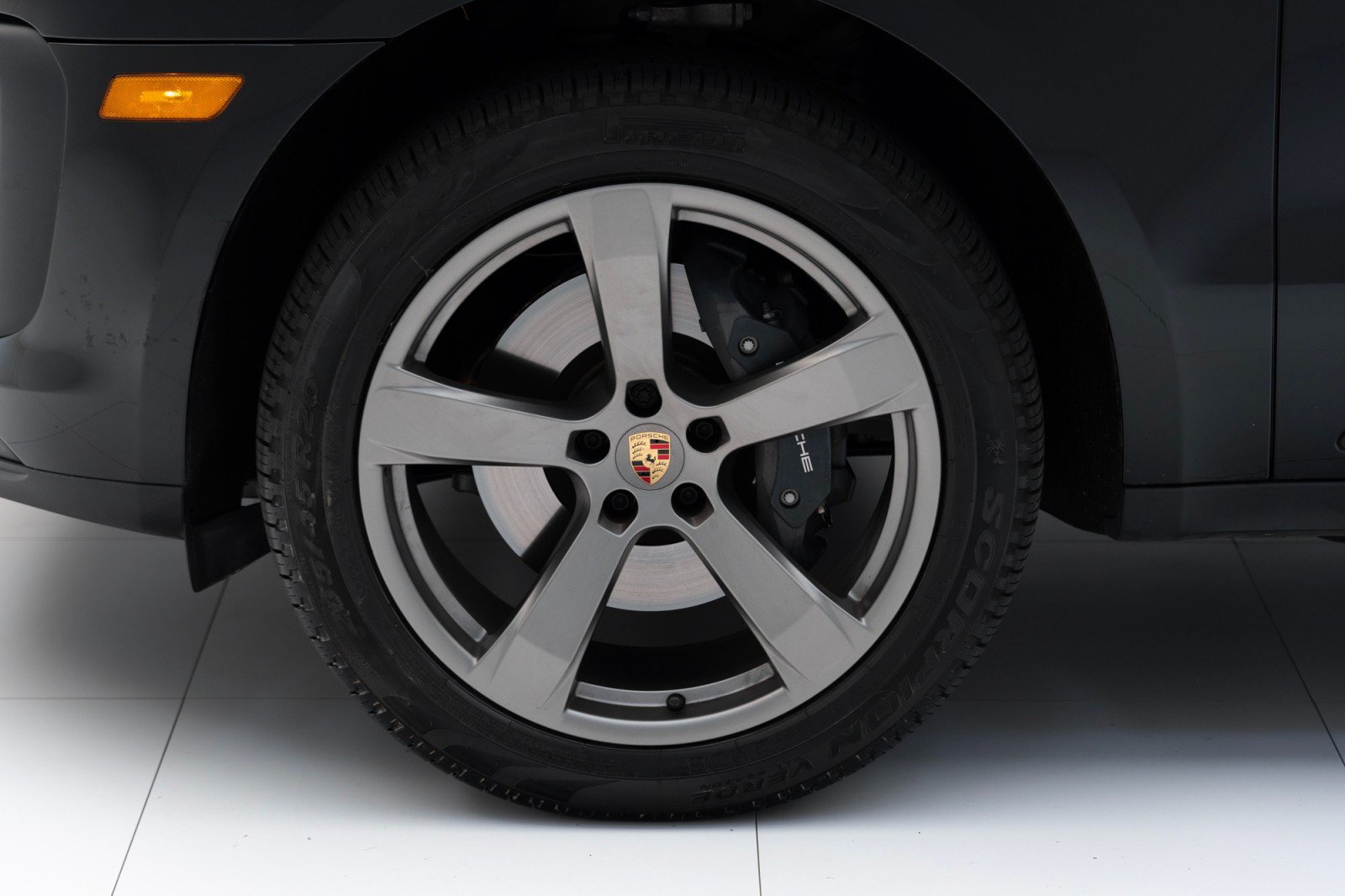 Certified 2024 Porsche Macan AWD/4WD image 11