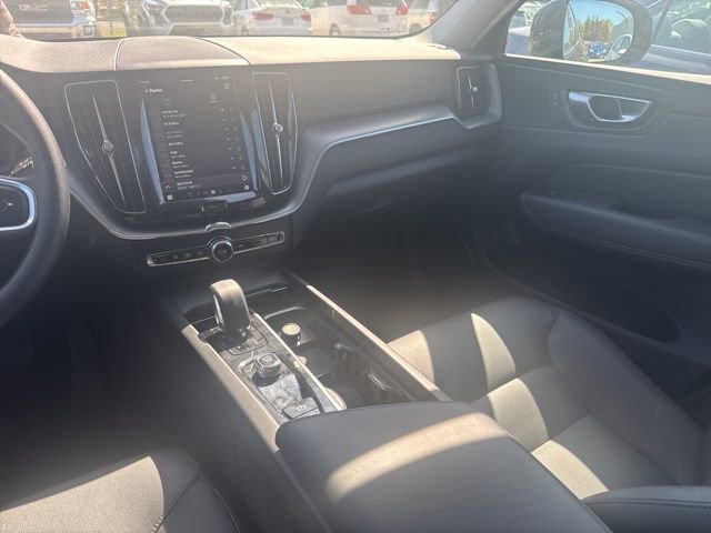 Used 2024 Volvo XC60 B5 Core AWD/4WD image 24
