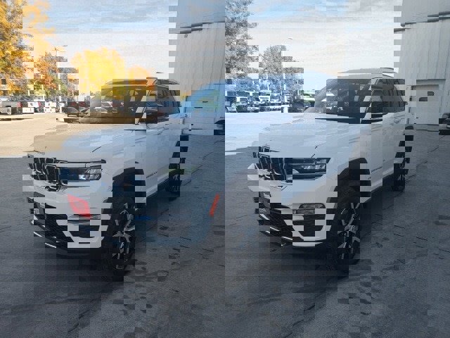 New 2025 Jeep Grand Cherokee Limited image 3