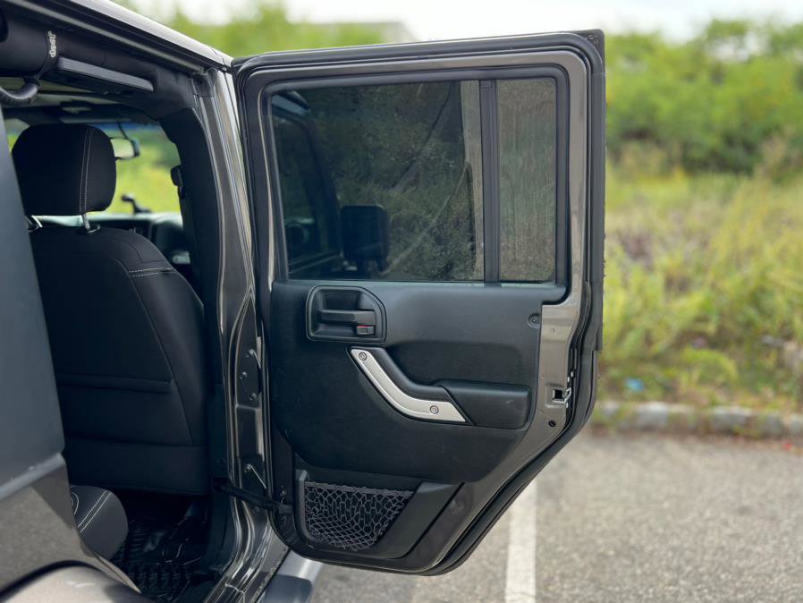 Used 2018 Jeep Wrangler Unlimited Sahara image 29