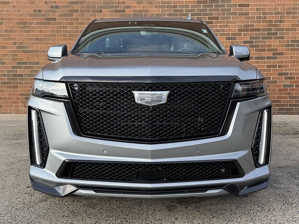 Used 2023 Cadillac Escalade V w/ LPO, ONYX Package image 10