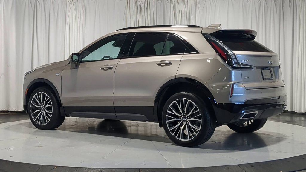 Used 2024 Cadillac XT4 Sport AWD/4WD image 8