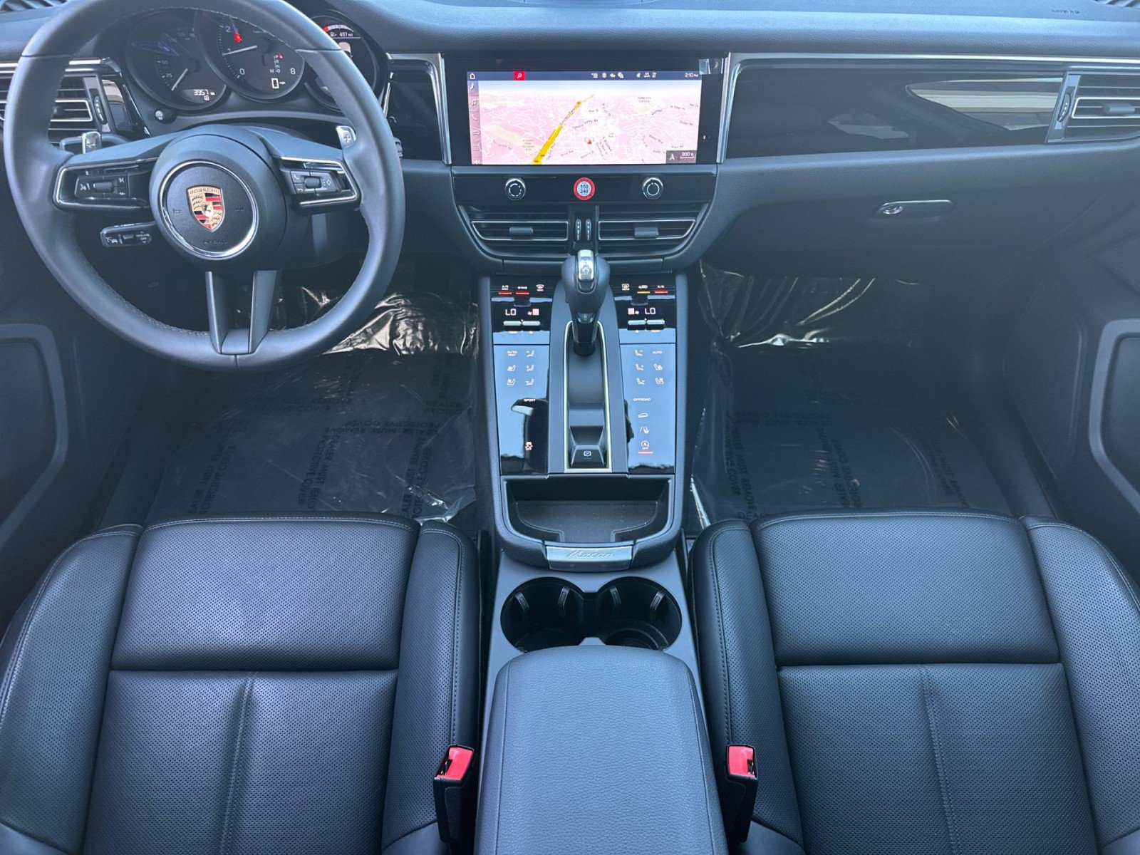 Certified 2025 Porsche Macan image 6