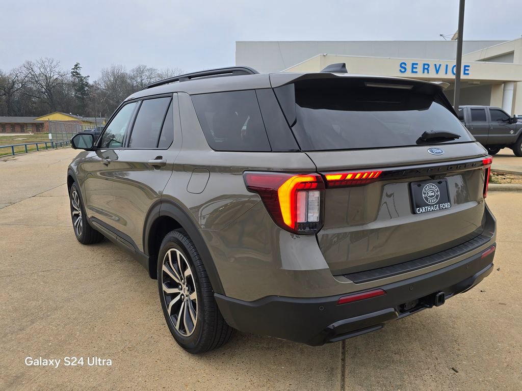 New 2026 Ford Explorer ST-Line image 3