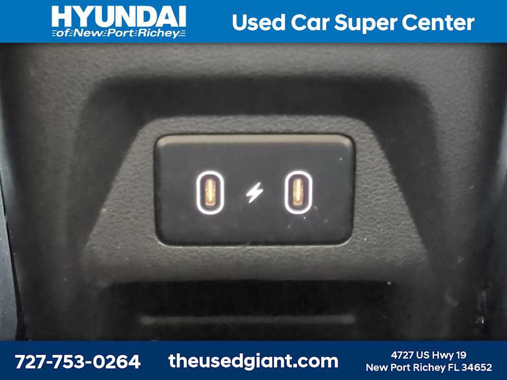 Certified 2024 Hyundai Venue SEL FWD image 15