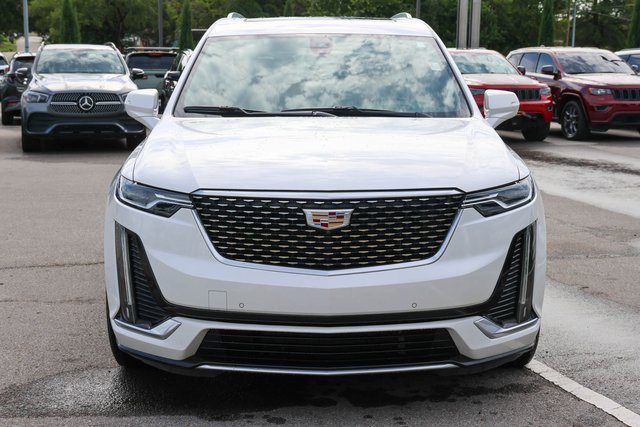 Used 2023 Cadillac XT6 Premium Luxury w/ Technology Package image 2
