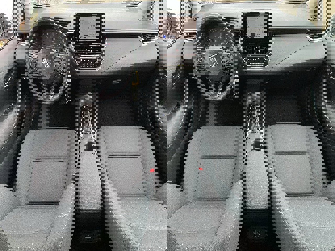 Used 2025 Toyota Corolla LE image 18