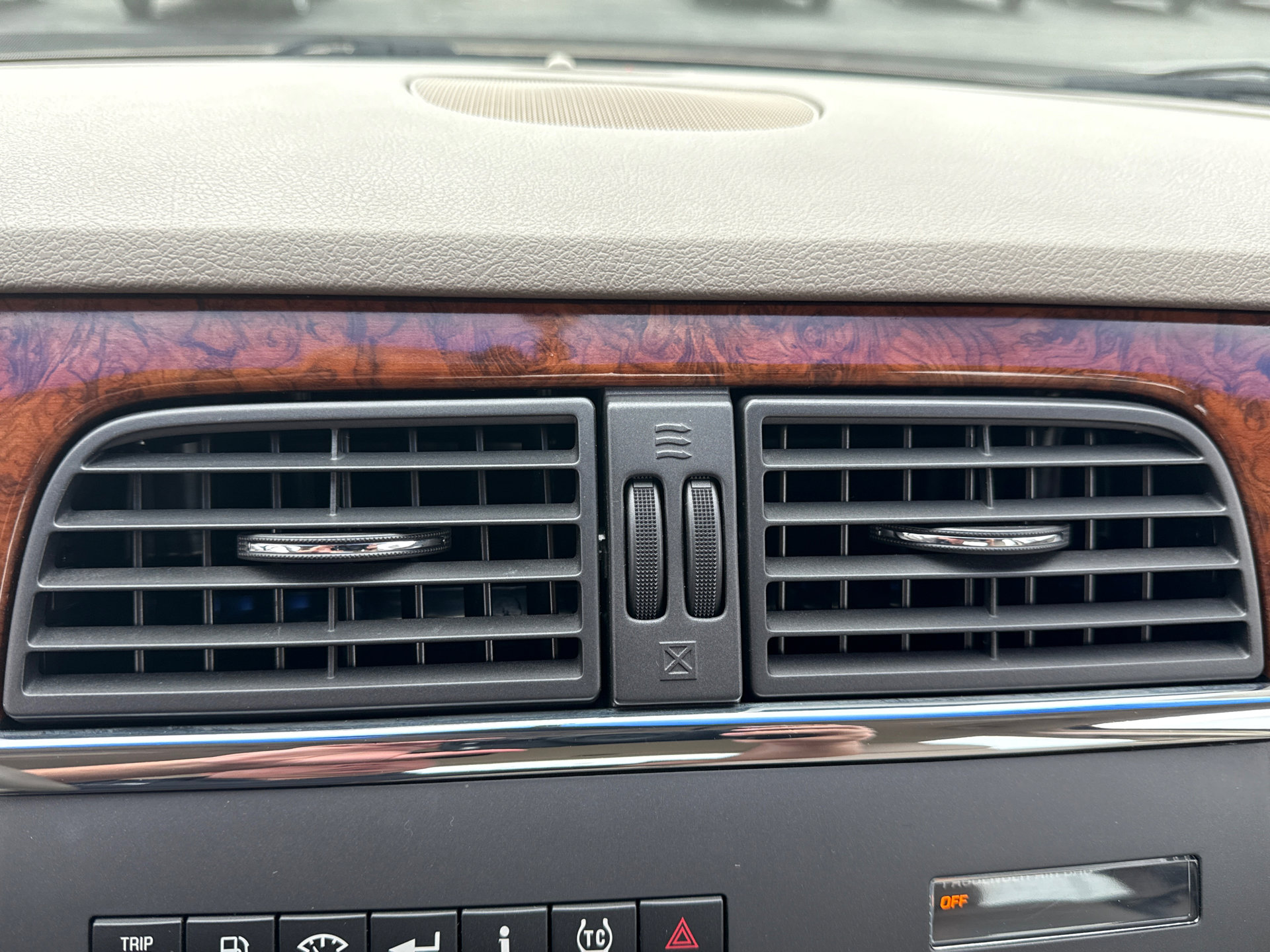 Used 2005 Buick LaCrosse CXL w/ Gold Convenience Package image 28