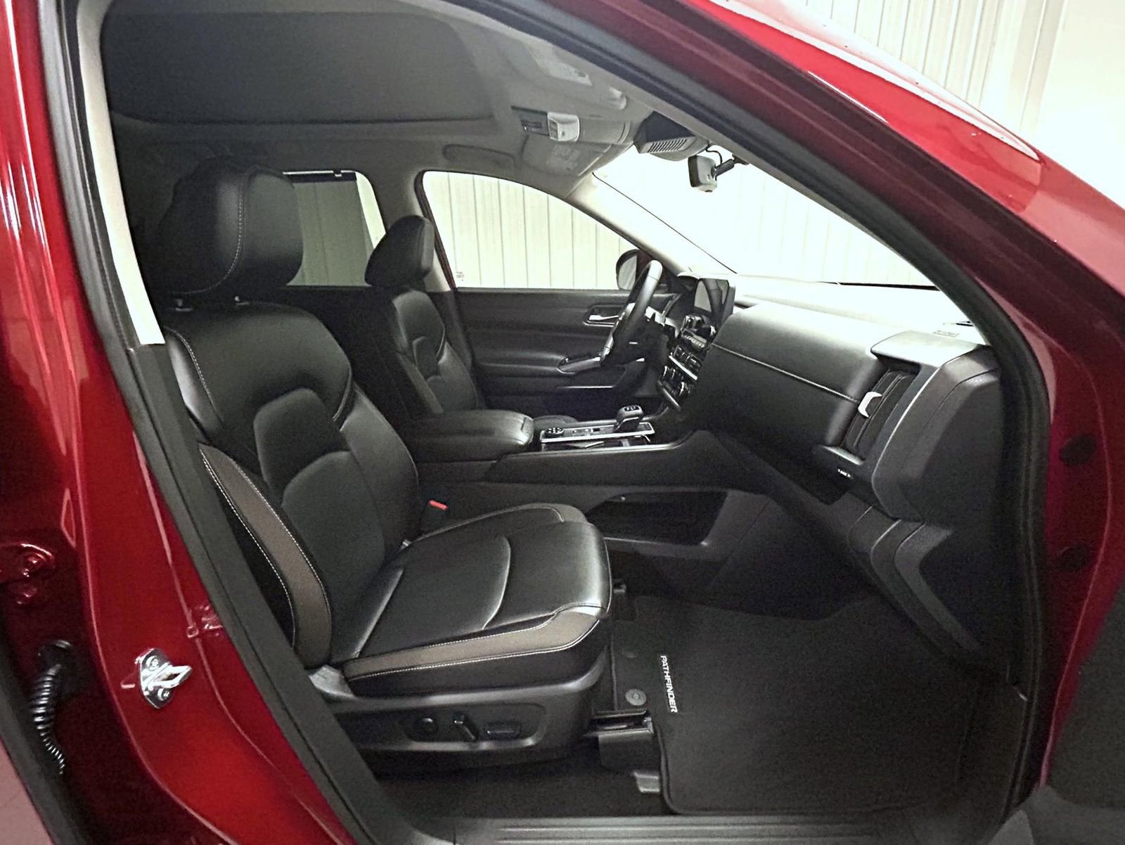 Used 2024 Nissan Pathfinder SL w/ SL Premium Package image 15