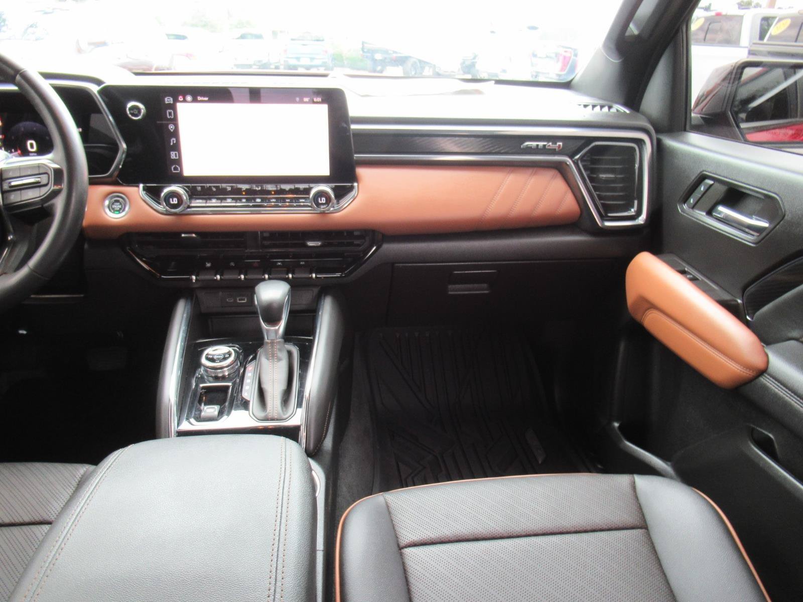 Used 2023 GMC Canyon AT4 w/ AT4 Premium Package AWD/4WD image 15