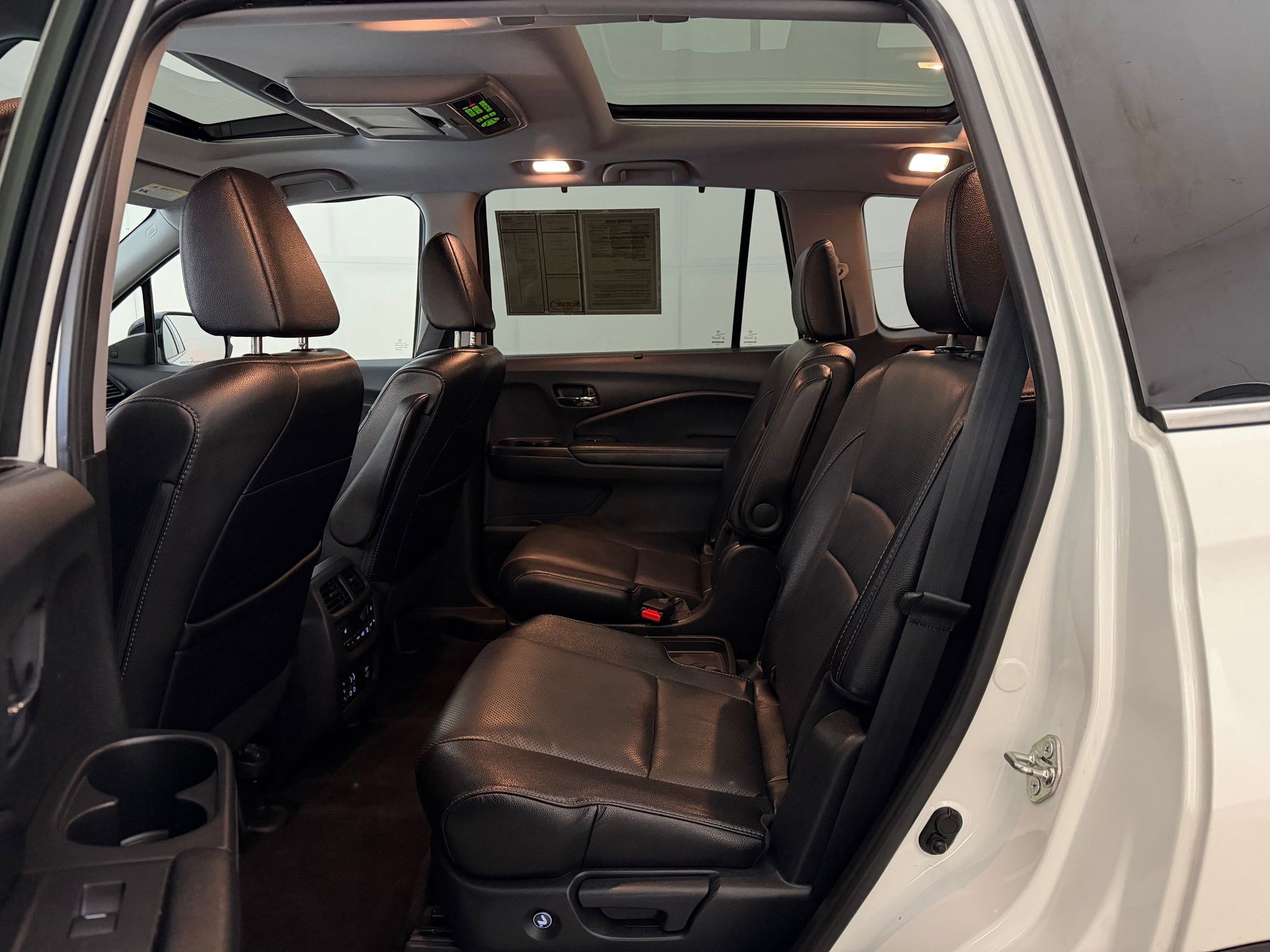 Used 2017 Honda Pilot Elite image 14