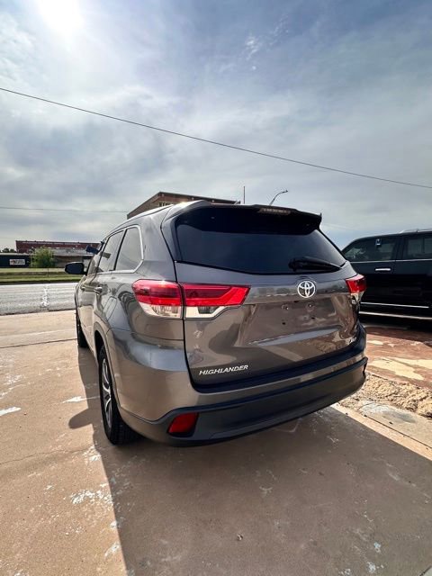 Used 2019 Toyota Highlander XLE FWD image 9