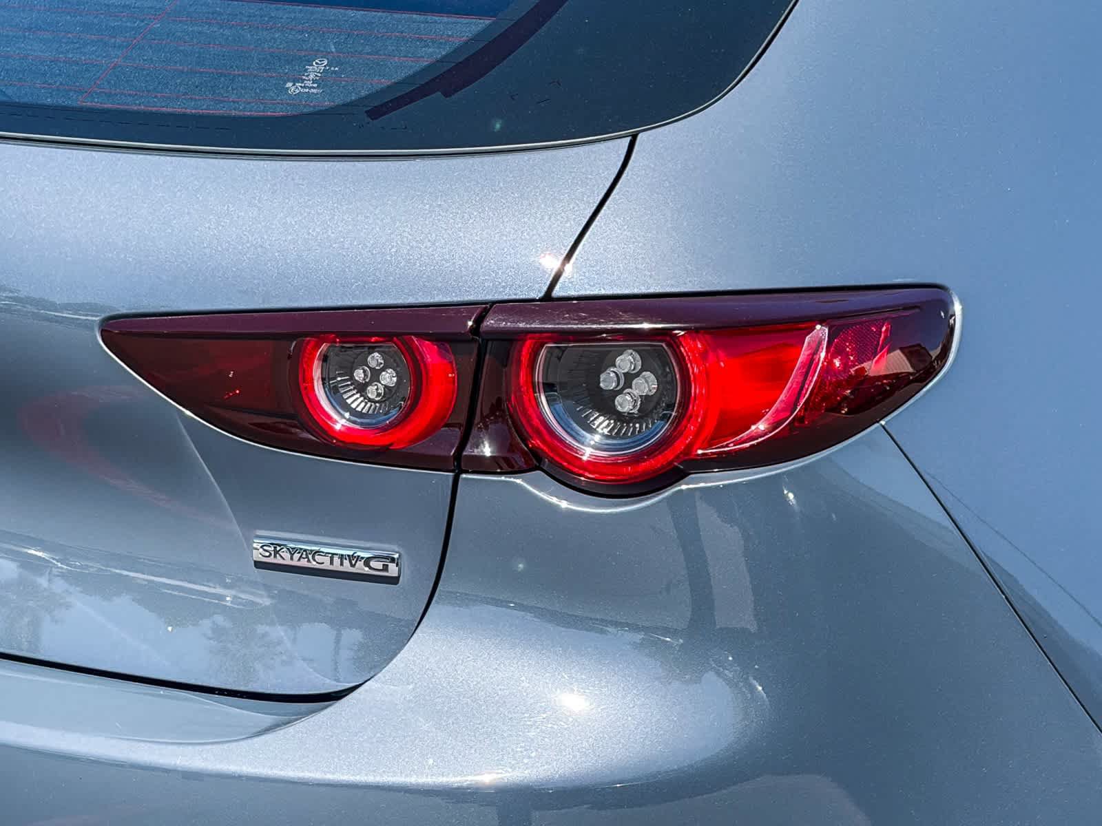 Used 2020 MAZDA MAZDA3 Hatchback w/ Premium Package FWD image 8