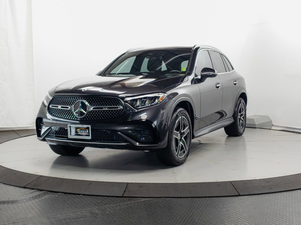 Used 2025 Mercedes-Benz GLC 300 4MATIC w/ AMG Line video 3