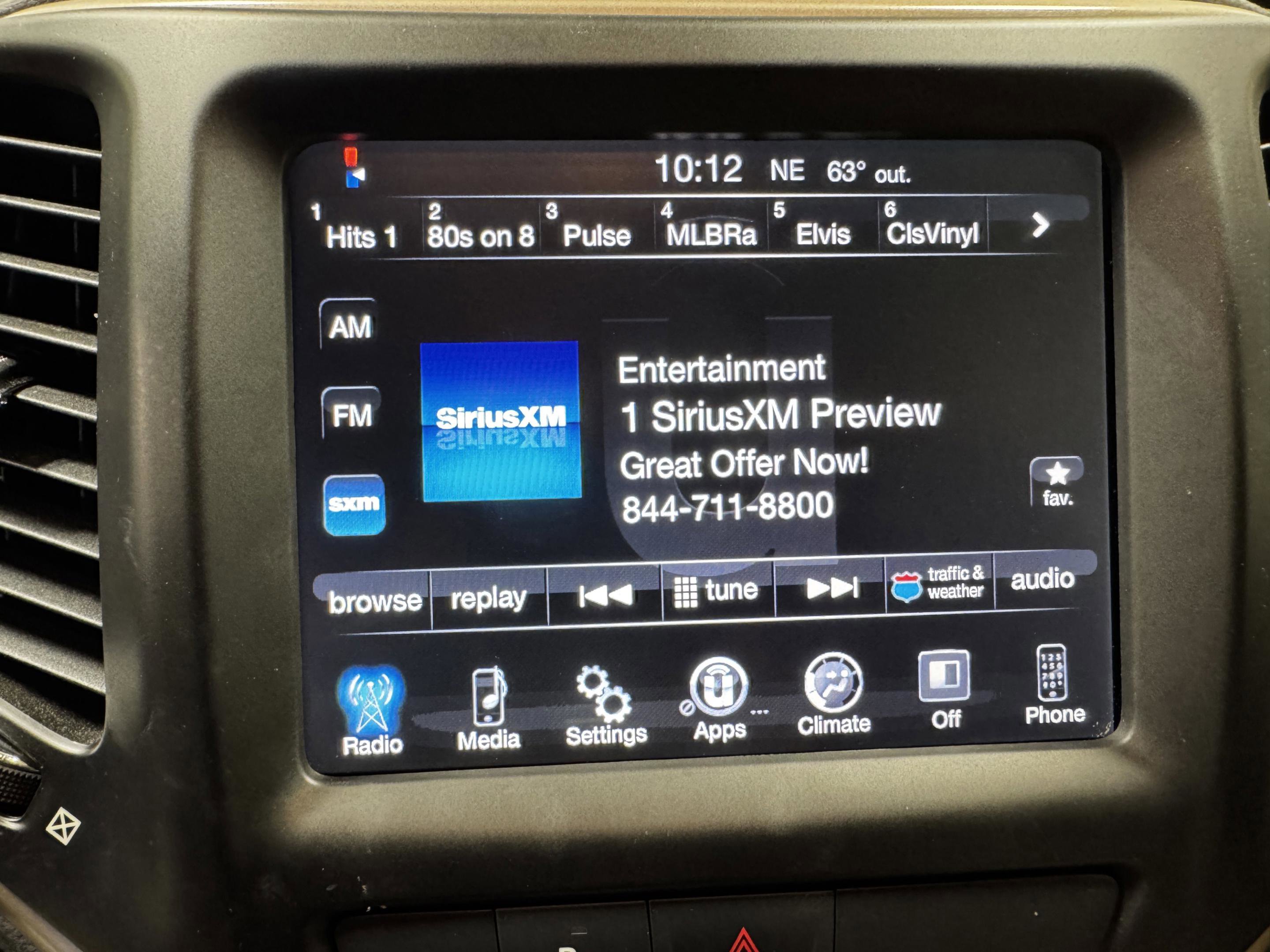 Used 2017 Jeep Cherokee Latitude w/ Safety/Convenience Group FWD image 38