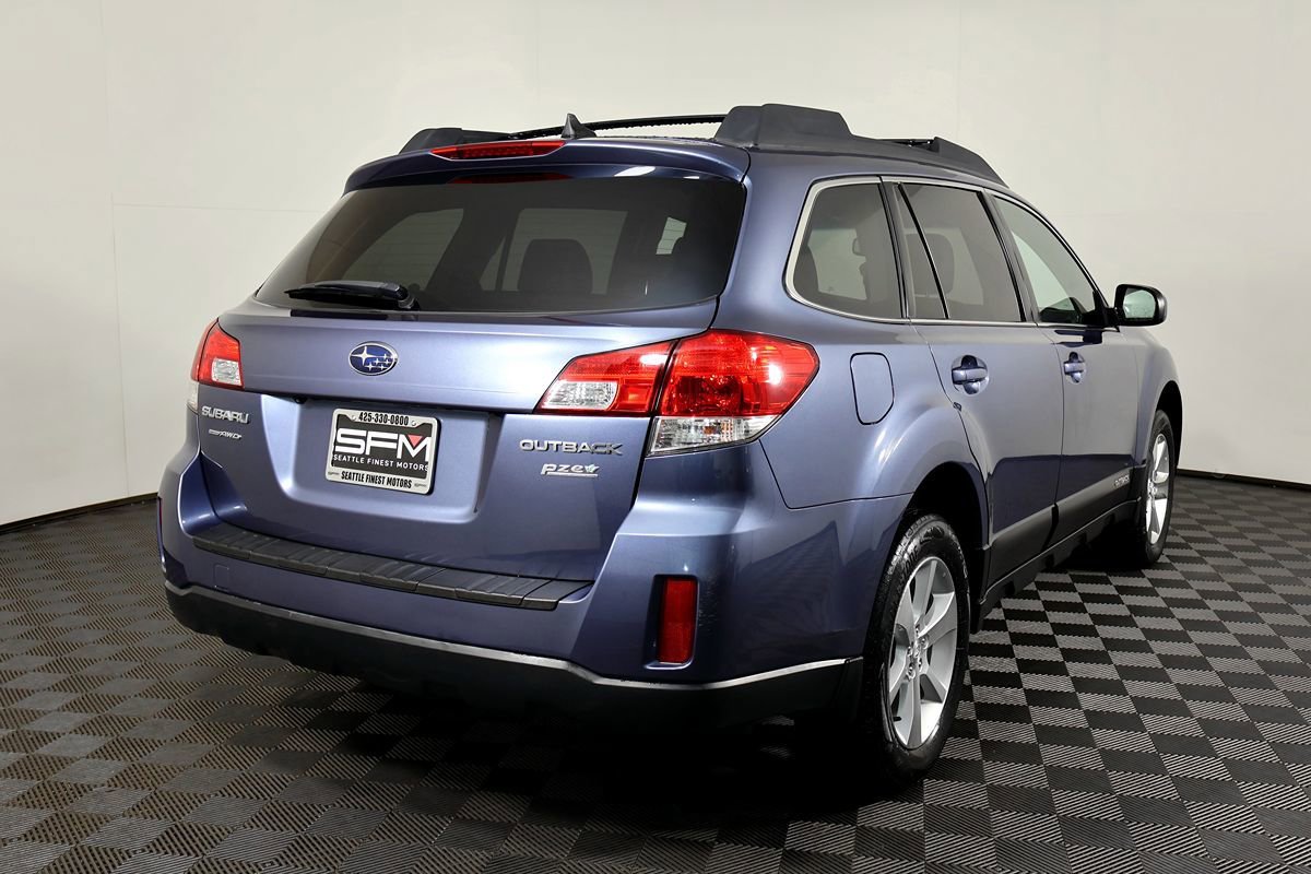 Used 2013 Subaru Outback 2.5i Limited w/ Moonroof Pkg AWD/4WD image 7