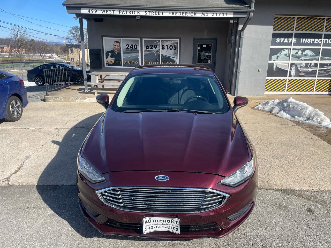 Used 2017 Ford Fusion SE w/ Fusion SE Technology Package image 3