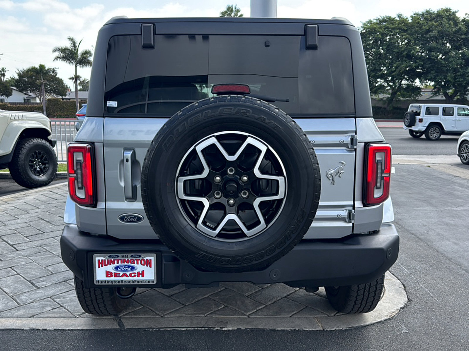 Used 2024 Ford Bronco Outer Banks AWD/4WD image 9