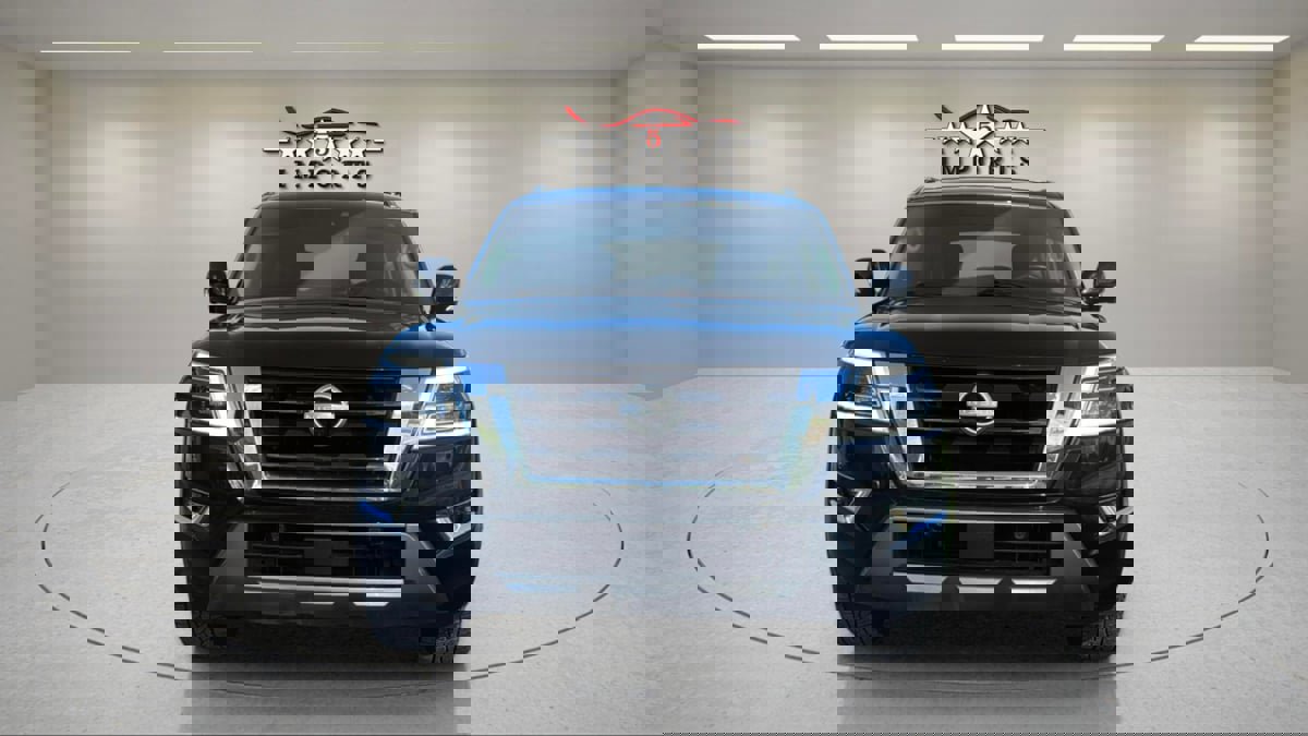 Used 2021 Nissan Armada SL w/ Captain's Chairs Package image 2