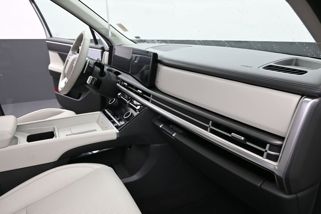 Used 2026 Hyundai Santa Fe SEL FWD image 34