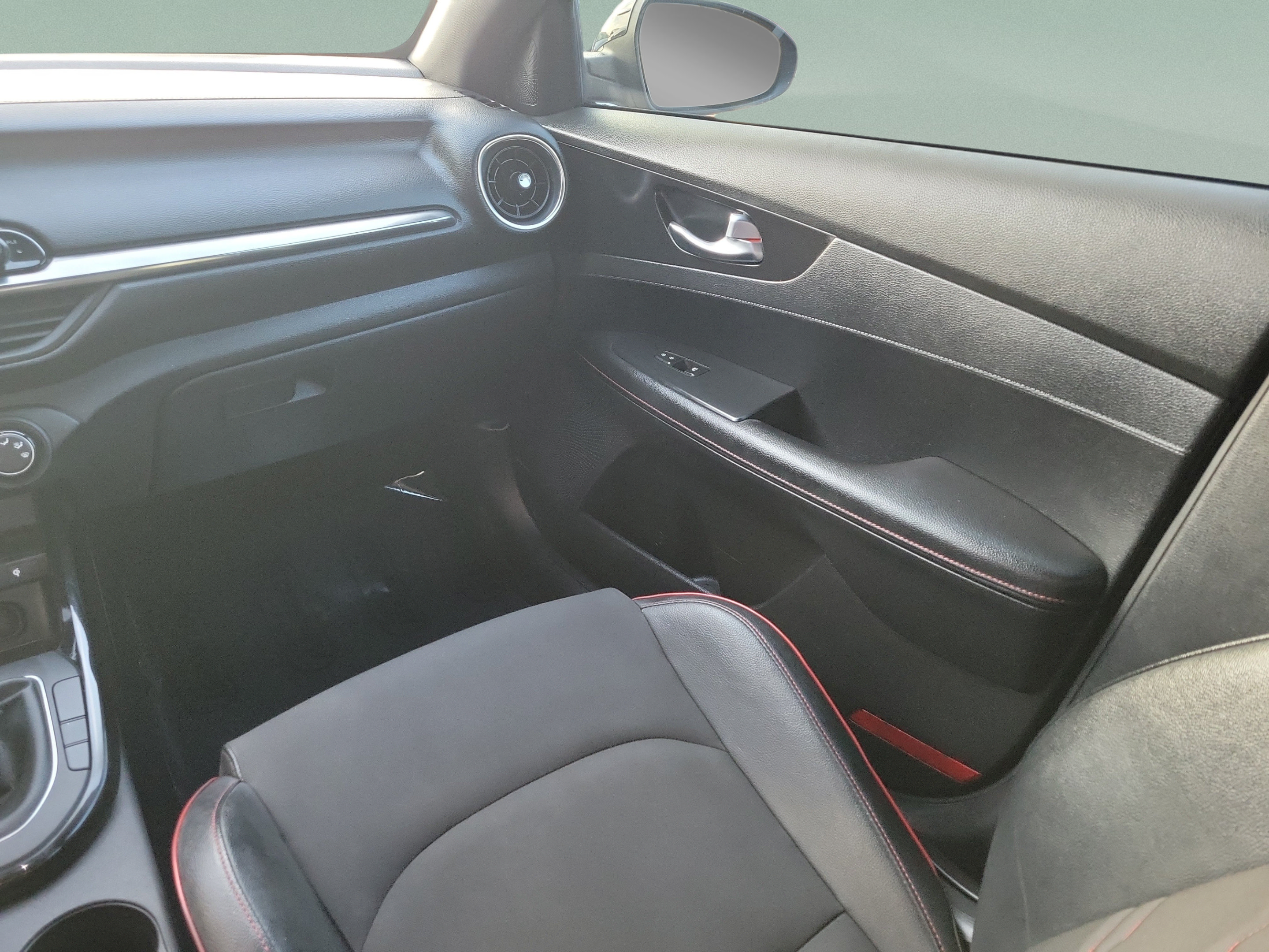 Certified 2021 Kia Forte GT FWD image 12