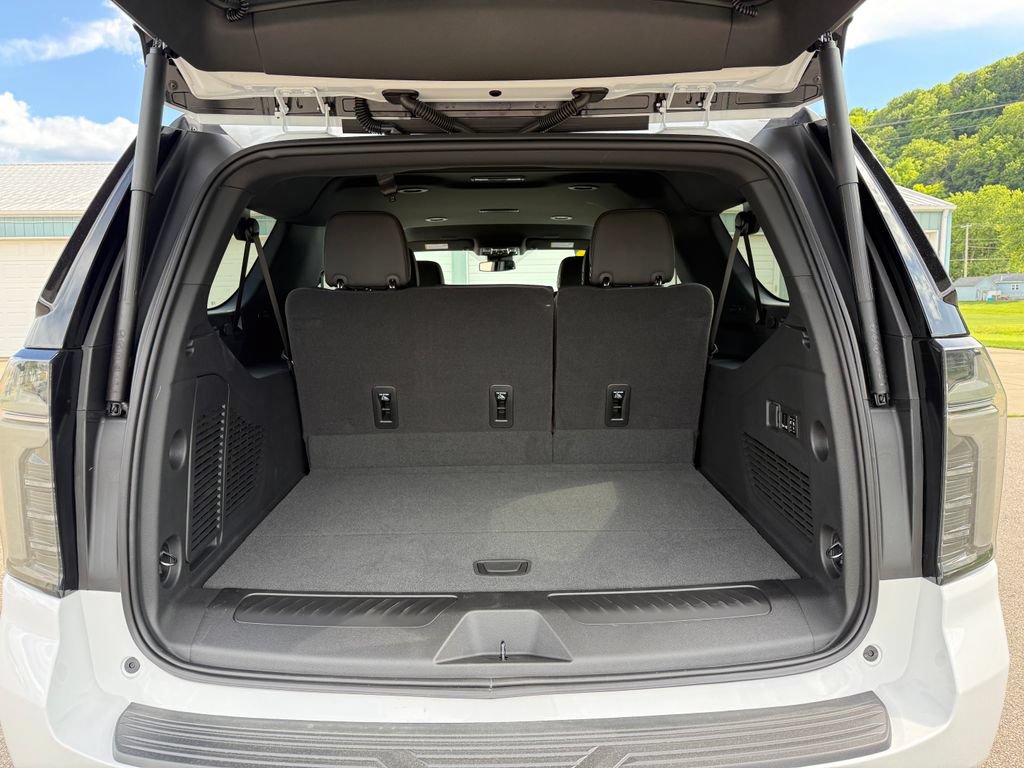 New 2026 Chevrolet Suburban LT w/ Comfort Package AWD/4WD image 11