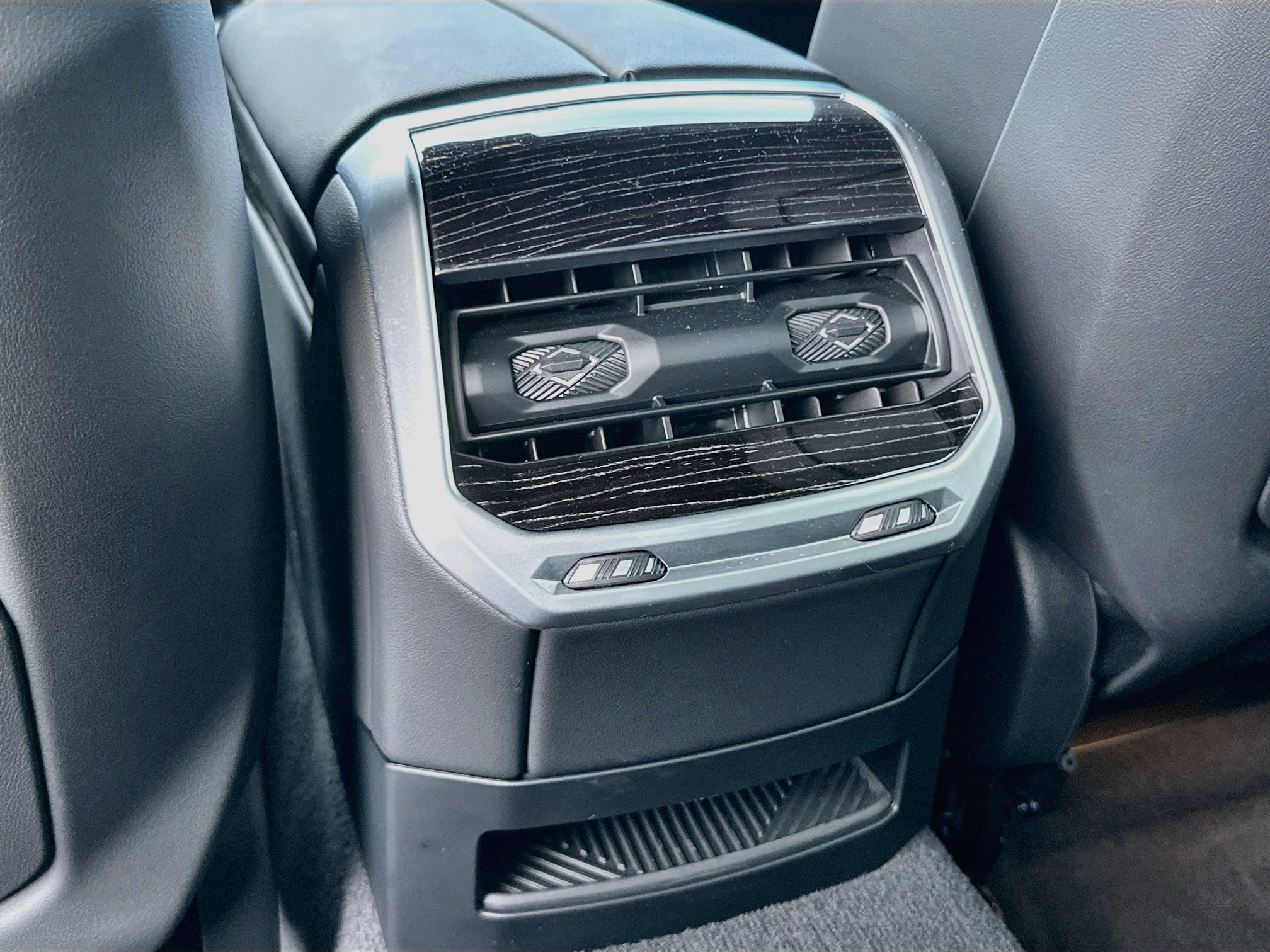Certified 2024 BMW 740i RWD image 26