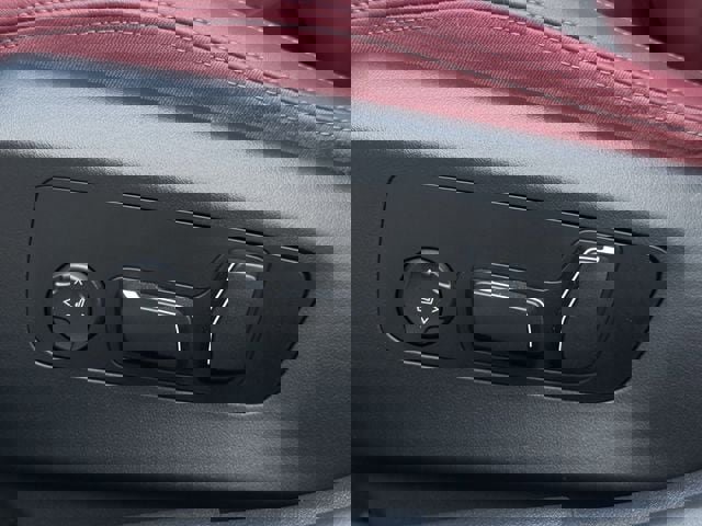 Used 2024 BMW 530i w/ M Sport Package image 26