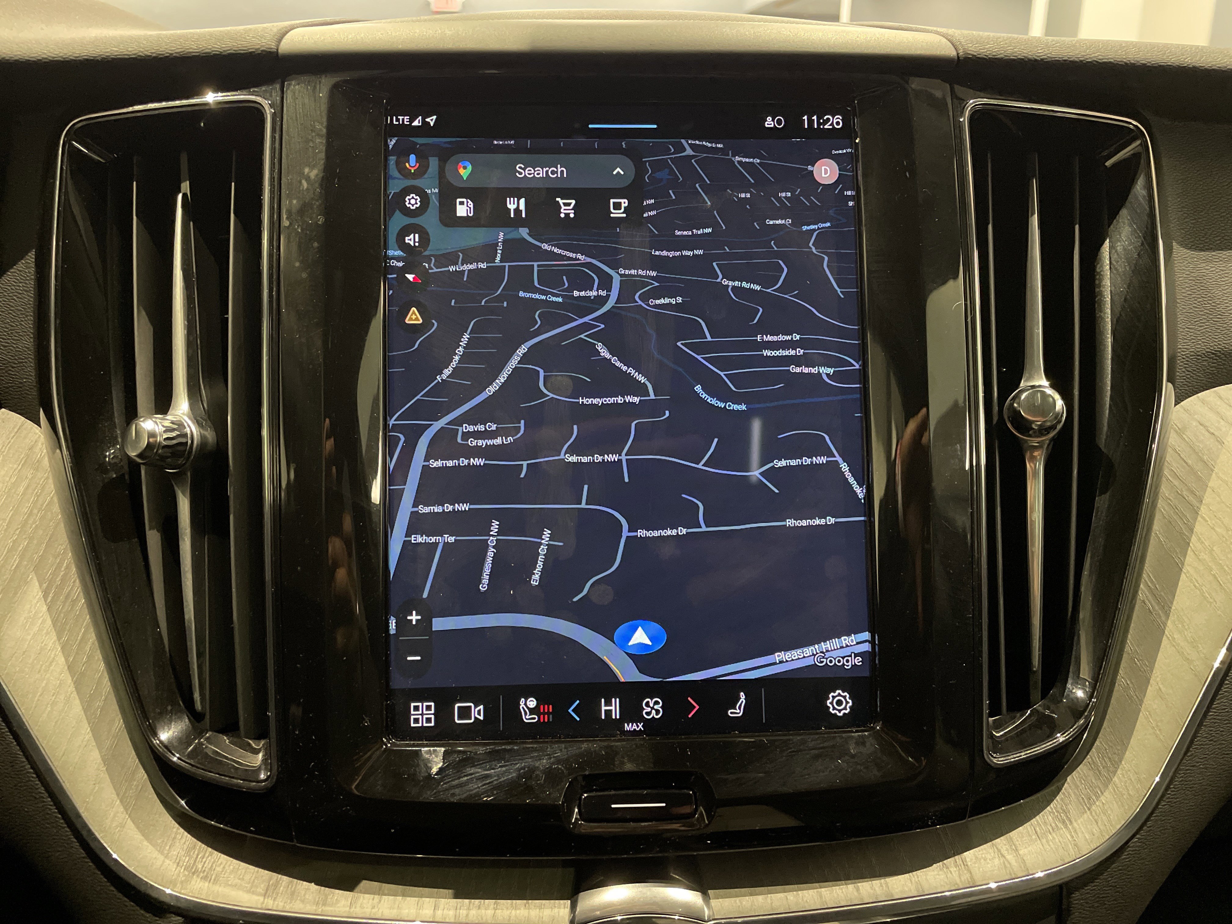 Used 2025 Volvo XC60 B5 Plus image 27