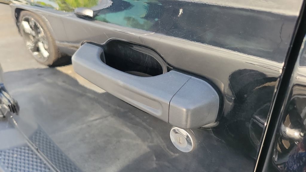 Used 2023 Jeep Wrangler Willys image 6